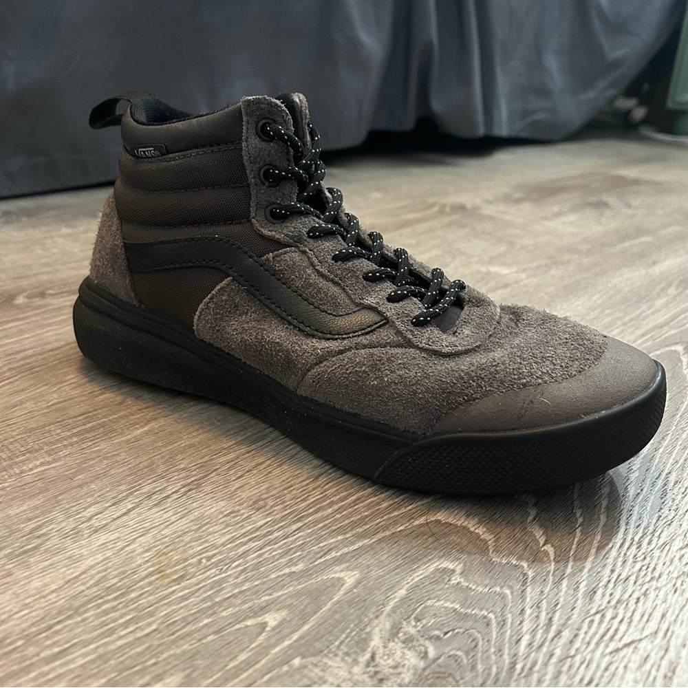 Vans Ultra Range Grey Suede High Top 8.5M